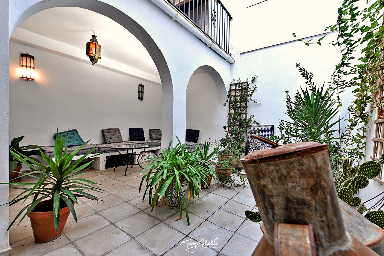 9. for sale fully reformed imposing townhouse Alhama de Granada